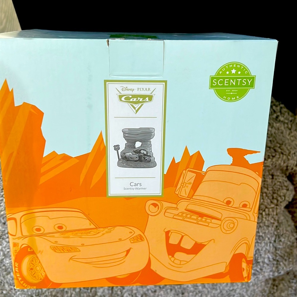 Scentsy Disney Cars warmer, Radiator springs warmer brand new in box